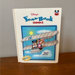 Disney Year Book - 2003